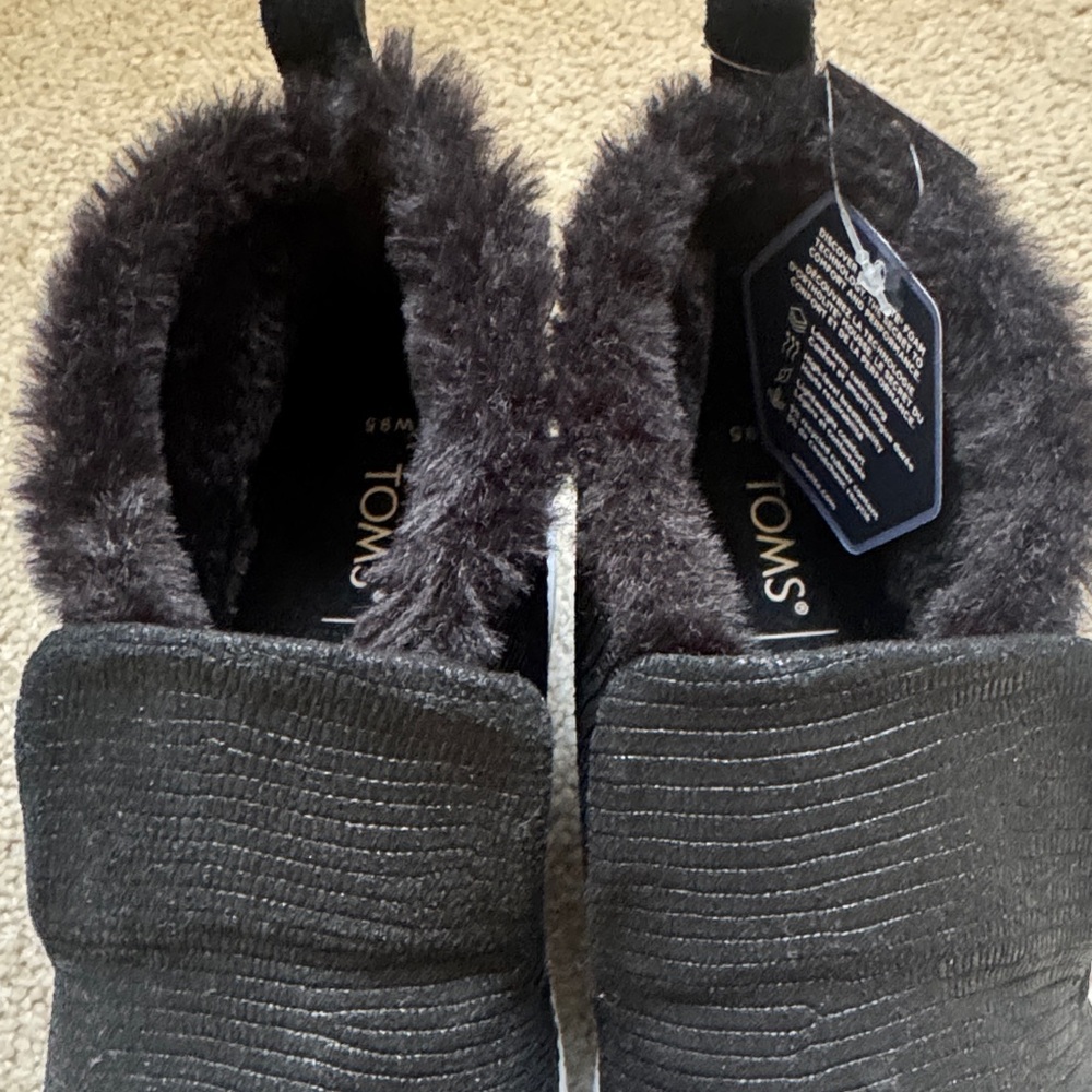 Toms Paxton Black Faux Fur Lizard Embossed Leather Slip-On Sneaker Booties 9.5 - Picture 5 of 10